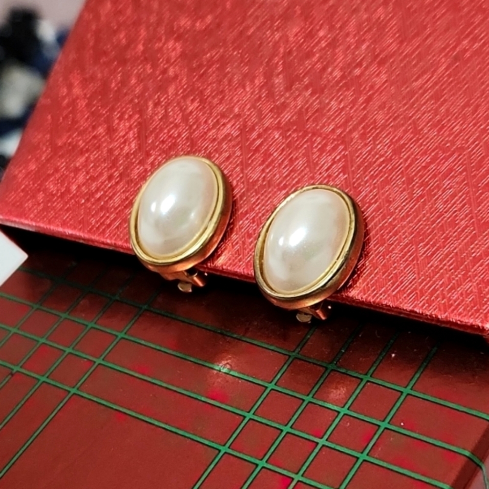 Vintage Clip-On Earrings